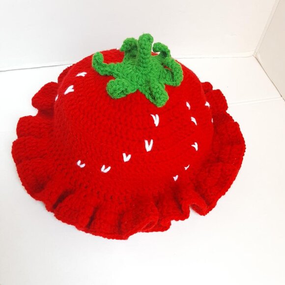Crocheted Strawberry Bucket Hat New - Picture 9 of 11